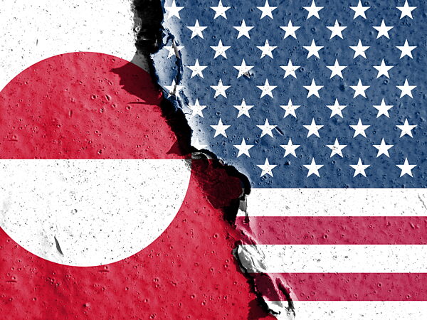 Dies ist ein Bild, das aus der amerikanischen Flagge und der grönländischen Flagge unter Verwendung verschiedener Texturen zusammengesetzt ist. Es veranschaulicht die Beziehung zwischen den Vereinigten Staaten und Grönland. Die Vereinigten Staaten (insb