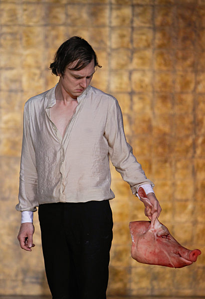 "MASS FUER MASS" in der Schaubuehne am Lehniner Platz, Berlin, Premiere am 17.09.2011