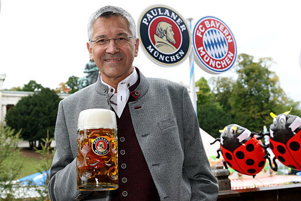 05.10.2025, Fussball Bundesliga FC Bayern auf der Wiesn
