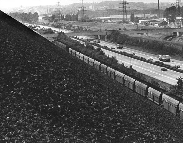 Steinkohle - Halde im Ruhrgebiet