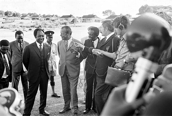 Willy Brandt mit Familie im Urlaub in Kenia