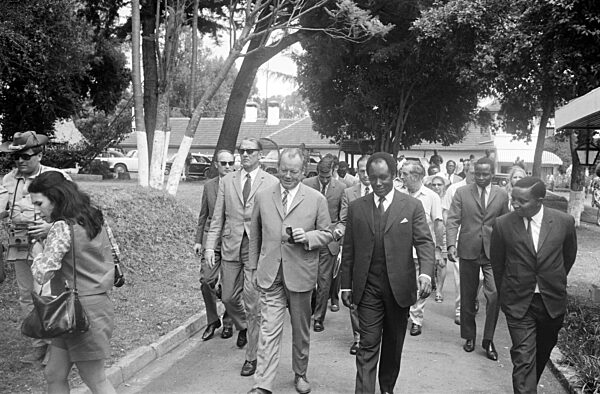 Willy Brandt mit Familie im Urlaub in Kenia