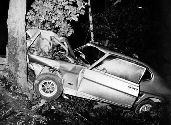 Unfallwagen von Hannelore Auersperg