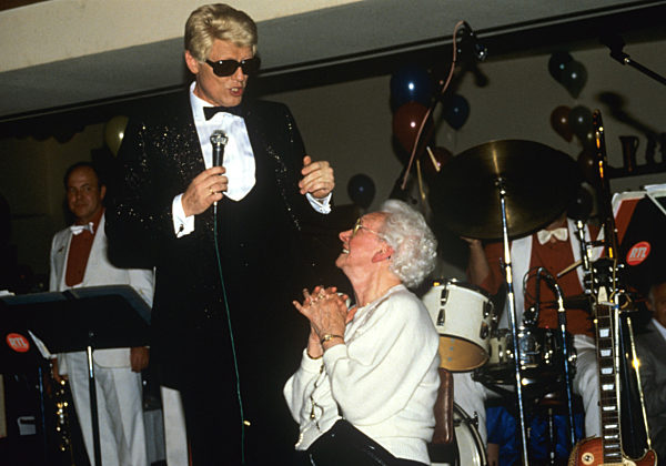 Heino mit einer Verehrerin