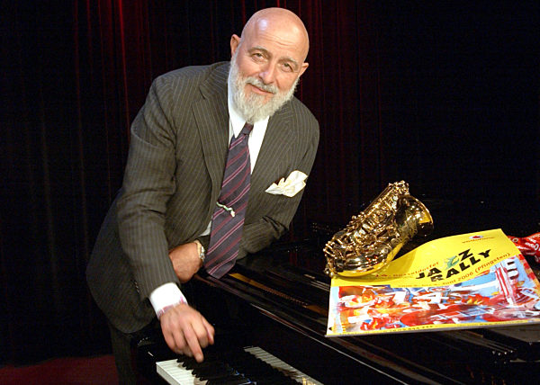 Markus Lüpertz, Maler, Bildhauer und Rektor der Staatlichen Kunstakademie...