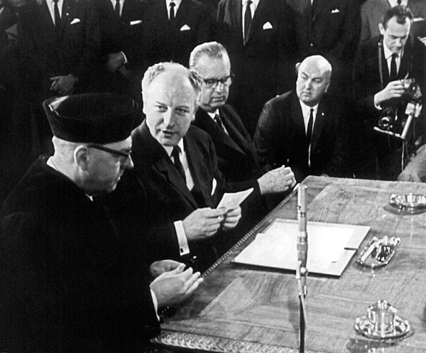 Deutscher Entwicklungsdienst founded