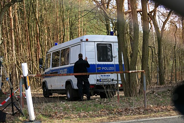 Germany: Police search forest area for the missing