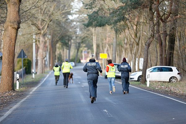 Germany: Police search forest area for the missing