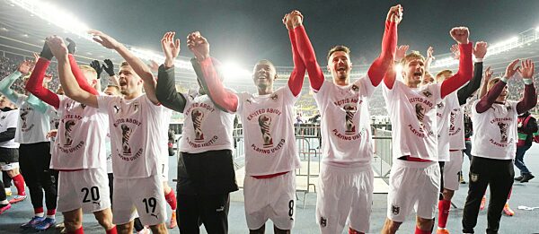 Österreich hat sich seit 1998 wieder für die WM qualifiziert Österreich hat sich erstmals seit 1998 wieder für eine Fußball-WM qualifiziert.
Damit erlebt die Nationalmannschaft ein wichtiges Comeback auf der Weltbühne.