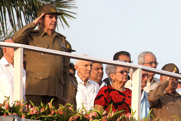 KP-Reformkongress mit Militärparade - Raul Castro