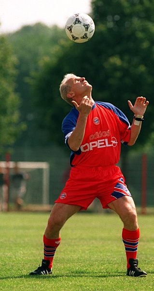 Fußball-Bundesliga 1994, 95 vor dem Start: Neuer Chef bei Bayern