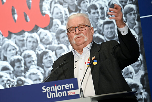 Verleihung Auszeichnung für Verdienste um Versöhnung