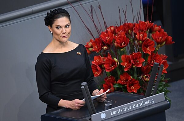 Volkstrauertag - Schwedens Kronprinzessin in Berlin