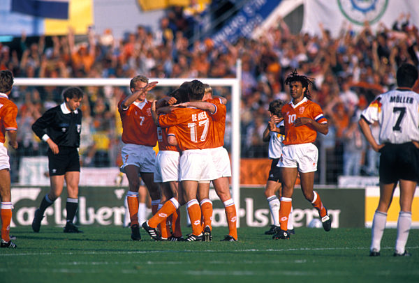 UEFA Fussball Europameisterschaften 1992 in Schweden Spiel Holland - Deutschland