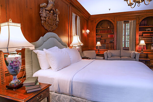 Hotel  THE  GRAYLYN  ESTATE
Base Camp in North Carolina Winston-Salem
Quartier der Deutschen Fussball Nationalmannschaft
bei der Fussball WM 2026 in USA in Winston-Salem