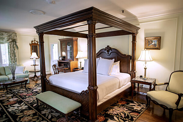 Hotel  THE  GRAYLYN  ESTATE
Base Camp in North Carolina Winston-Salem
Quartier der Deutschen Fussball Nationalmannschaft
bei der Fussball WM 2026 in USA in Winston-Salem