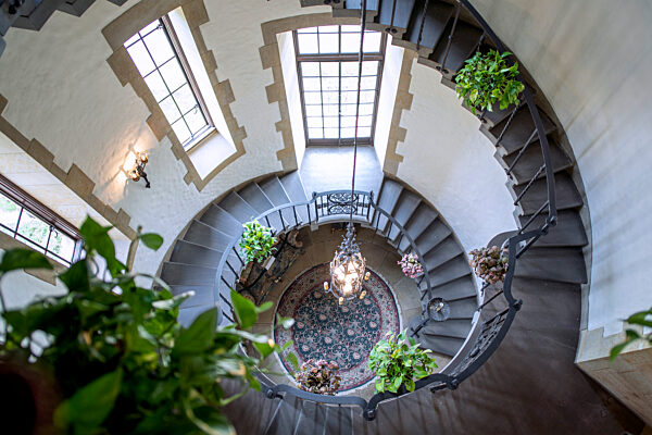 Hotel  THE  GRAYLYN  ESTATE
Base Camp in North Carolina Winston-Salem
Quartier der Deutschen Fussball Nationalmannschaft
bei der Fussball WM 2026 in USA in Winston-Salem