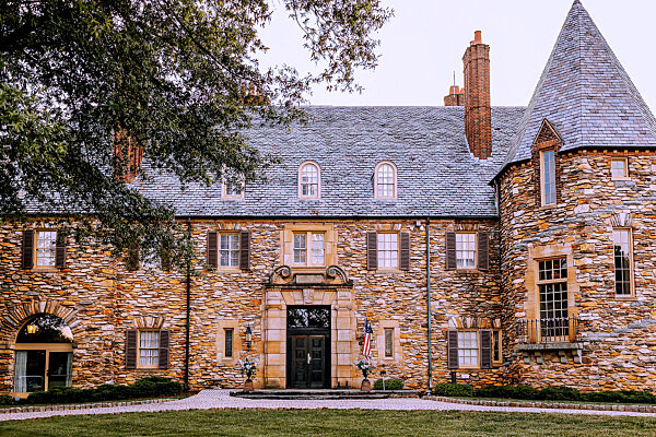 Hotel  THE  GRAYLYN  ESTATE
Base Camp in North Carolina Winston-Salem
Quartier der Deutschen Fussball Nationalmannschaft
bei der Fussball WM 2026 in USA in Winston-Salem