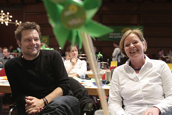 Marlies Fritzen und Robert Habeck freuen sich am Samstag (28.03...