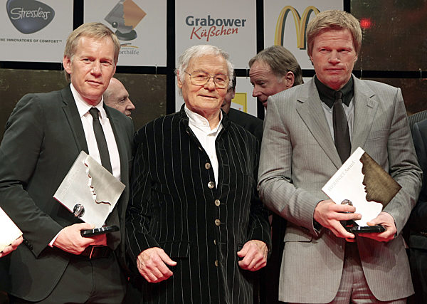 Die Preisträger TV-Moderator Johannes B. Kerner (v.l...