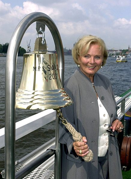 Ruth Maria Kubitschek tauft die MS "Saxonia"