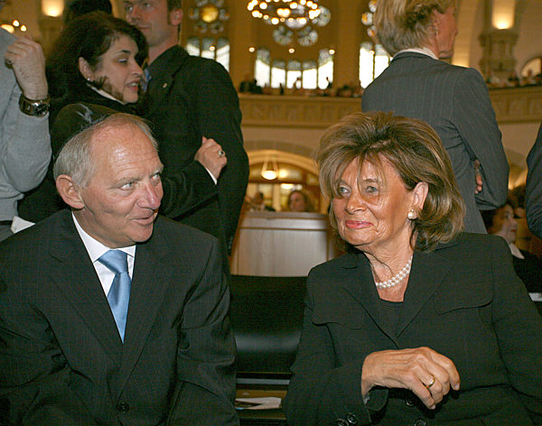 Bundesinnenminister Wolfgang Schäuble und die Präsidentin des Zentralrates...