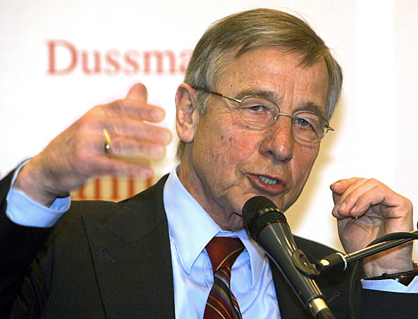 Der frühere Bundeswirtschaftsminister Wolfgang Clement stellt am Donnerstag...