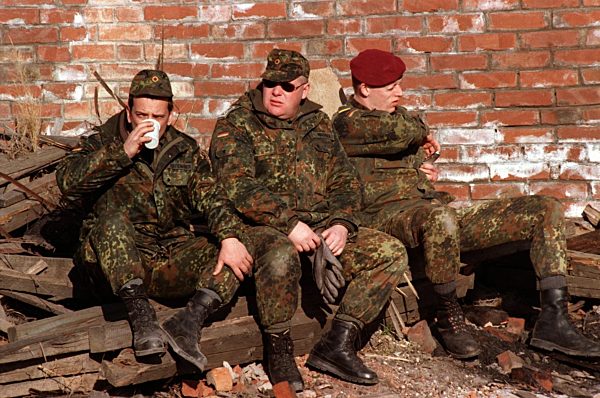 Bundeswehrsoldaten im Hafen von Sibenik