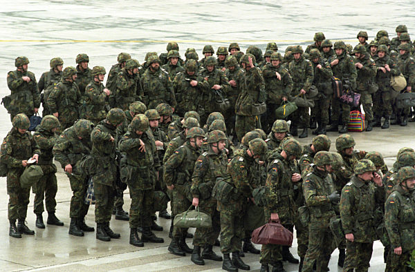 Bundeswehr - IFOR Truppen - Ankunft in Split 1996