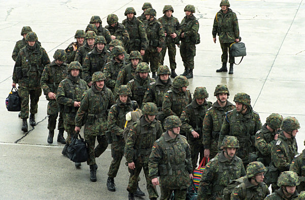 Bundeswehr - IFOR Truppen - Ankunft in Split 1996