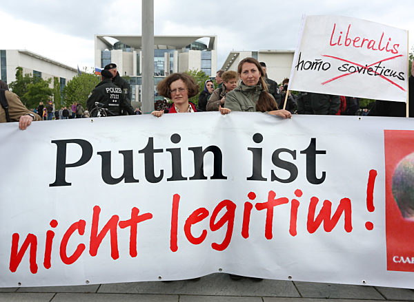 Merkel empfängt Putin - Demonstration