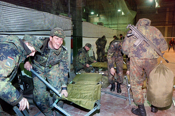 Deutsche IFOR-Soldaten 1996 in Bosnien-Herzegowina