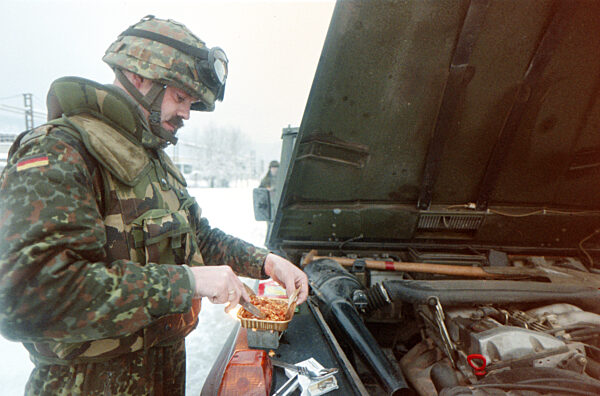 Deutsche IFOR-Soldaten 1996 in Bosnien-Herzegowina