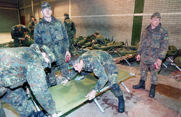 Deutsche IFOR-Soldaten 1996 in Bosnien-Herzegowina
