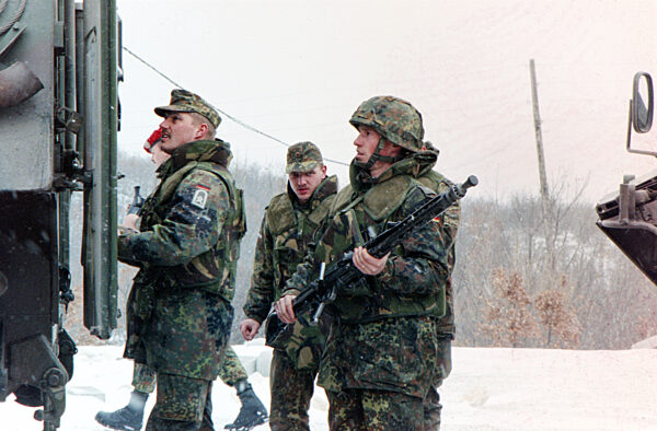Deutsche IFOR-Soldaten 1996 in Bosnien-Herzegowina