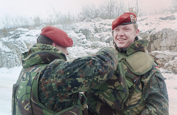 Deutsche IFOR-Soldaten 1996 in Bosnien-Herzegowina