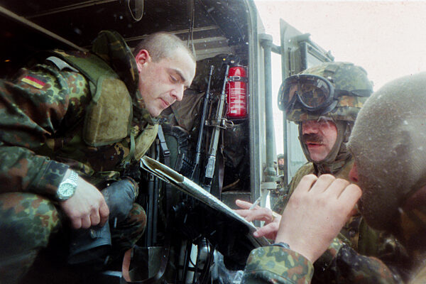 Deutsche IFOR-Soldaten 1996 in Bosnien-Herzegowina