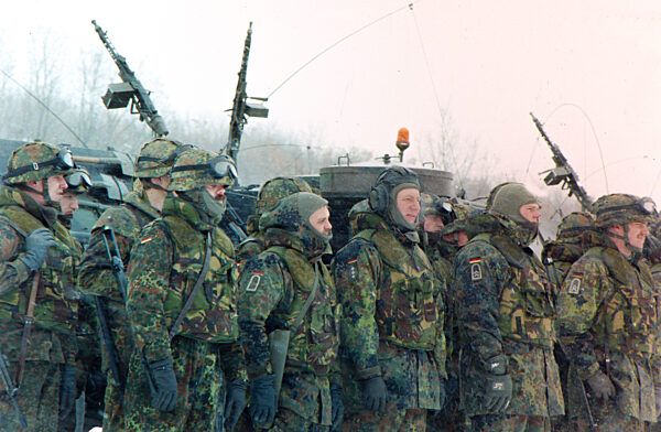Deutsche IFOR-Soldaten 1996 in Bosnien-Herzegowina