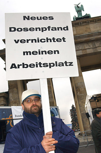 Protest für Mehrwegkästen