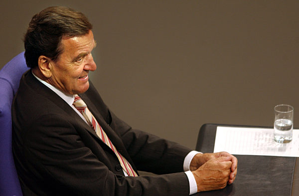 Bundeskanzler Gerhard Schröder erwartet am Freitag (01.07...