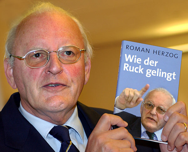 Der frühere Bundespräsident Roman Herzog stellt am Montag (05.09...