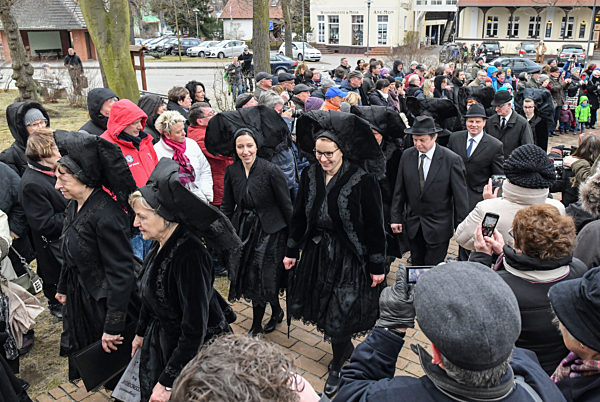 Wendischer Kirchgang im Spreewald am Ostersonntag