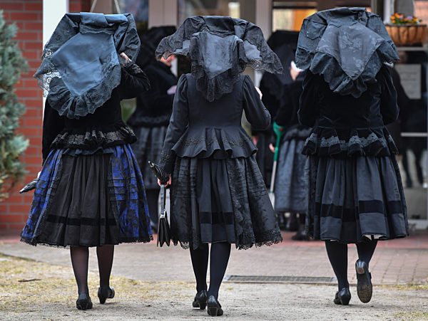 Wendischer Kirchgang im Spreewald am Ostersonntag