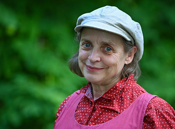 Thalbach, Katharina (born 19.01.1954)) Actress Katharina Thalbach comes from a theatre family and has been on stage since she was five years old. Her daughter Anna and granddaughter Nellie are also actresses. She is best known for films such as 'Blechtrommel' (1979), 'Der Hauptmann von Köpenick' (1997) and also 'Sonnenallee' (1999).