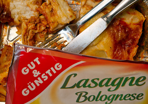 Auch Edeka findet Pferdefleisch in Tiefkühl-Lasagne