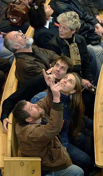 Weihe Frauenkirche - erste Besucher innen