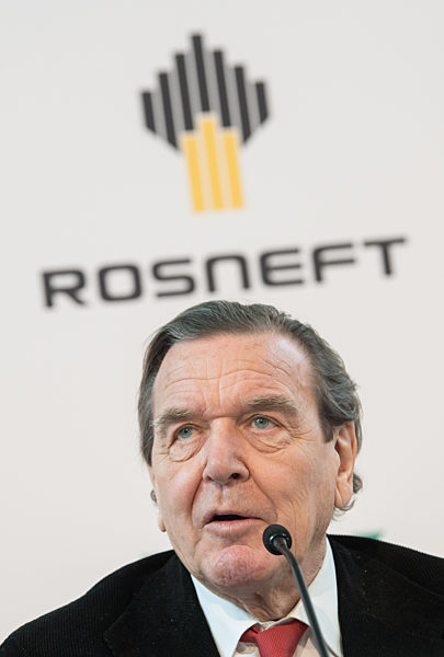 Schröder und Setschin besuchen PCK-Raffinerie