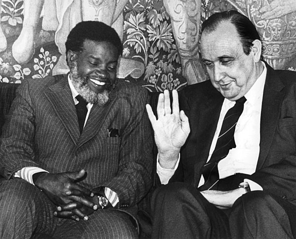 Hans-Dietrich Genscher und Sam Nujoma