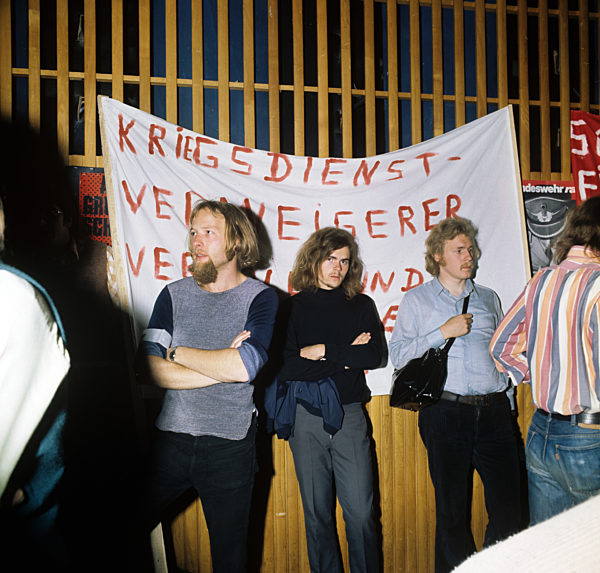Kundgebung von Kriegsdienstverweigerern in Bonn 1974