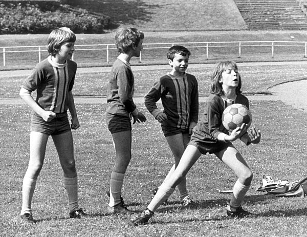 Matthias Brandt plays soccer